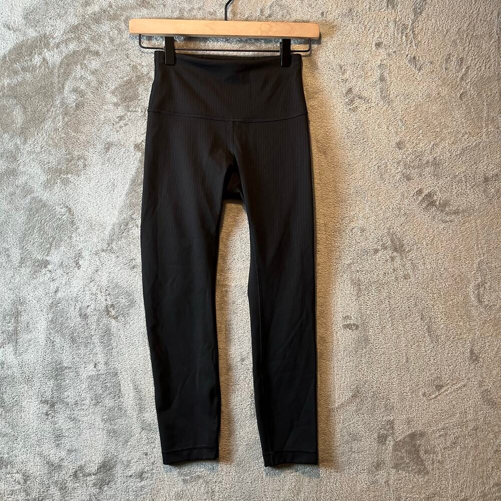 Lululemon Wunder Train High-Rise Ribbed Crop 23"
Black Size‎ 2 Athleisure